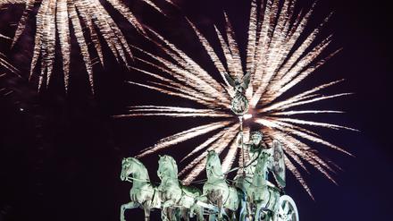 56 Böllerverbotszonen sollen in Berlin zur Silvesternacht gelten. Das Brandenburger Tor gehört, anders als in den Vorjahren, nicht dazu.