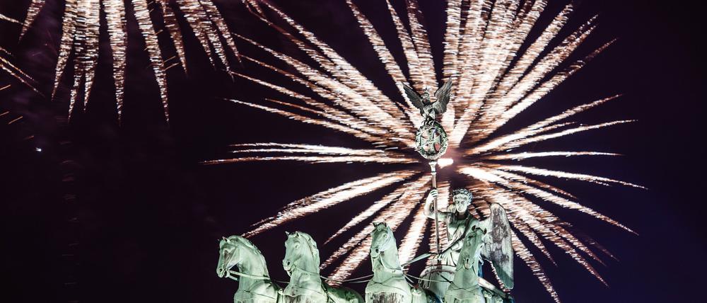 56 Böllerverbotszonen sollen in Berlin zur Silvesternacht gelten. Das Brandenburger Tor gehört, anders als in den Vorjahren, nicht dazu.