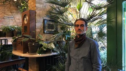 Geschäftsführer Michael Schaarschmidt in seinem Blumencafé in der Schönhauser Allee.