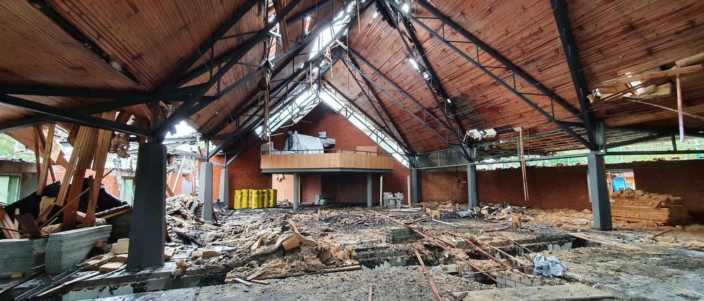 So sieht es im Innern der Kirche nach dem Feuer aus.
