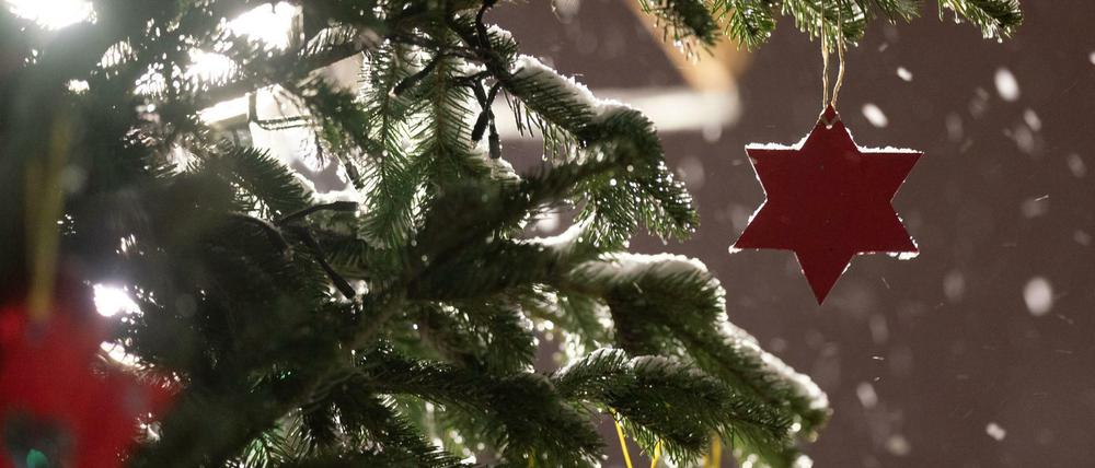 Am sechsten Weihnachten sollte alles anders werden, hoffte Simon.