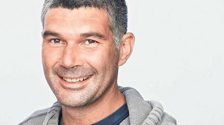 Tommy Wosch ist Produzent der Ufa Fiction und Hörfunkmoderator. Die zweite Staffel von „Schwester, Schwester – Hier liegen Sie richtig!“ läuft ab Silvester auf TV Now und Anfang Januar bei RTL. 