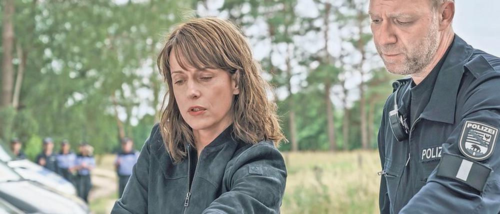 Zum dritten Mal ermittelt Kommissarin Doreen Brasch (Claudia Michelsen) im „Polizeiruf 110“ allein. Unterstützung bekommt sie dabei von den Einsatzkräften der Magdeburger Polizei.