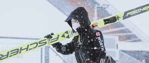  Neben den polnischen Corona-Wirren machten schwerer Schneefall und widrige Bedingungen den Sportlern zu schaffen. 