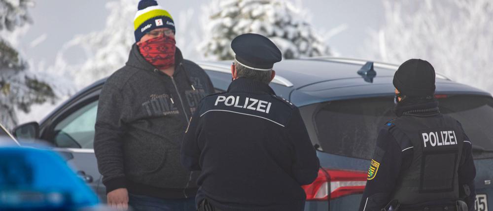 Auf dem Fichtelberg in Sachsen ahndete die Polizei besonders viele Verstöße gegen die Corona-Auflagen.
