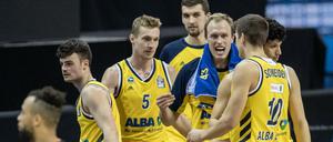 Alba Berlin bereitet sich unter den aktuell gegebenen schwierigen Umstände auf das anstehende Spiel vor.