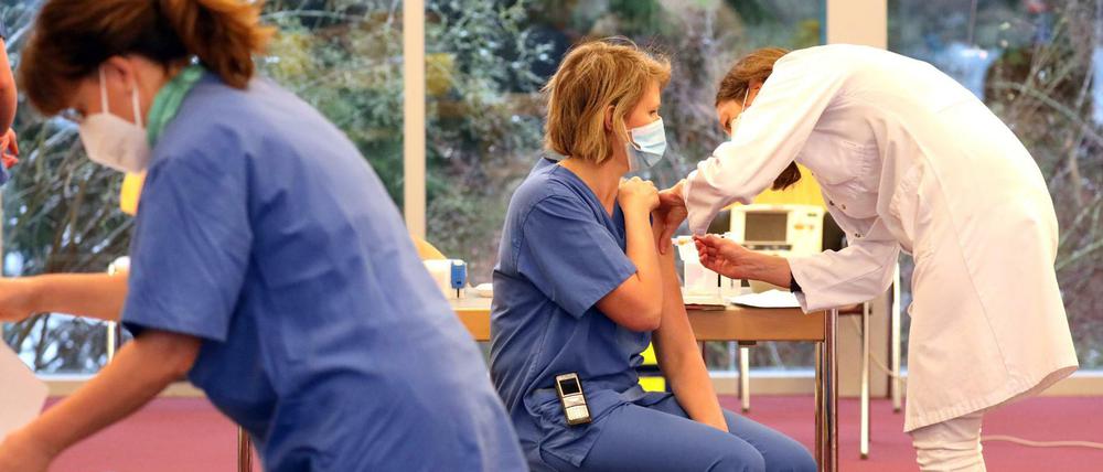 Im Klinikum Südstadt Rostock wird das Personal geimpft.