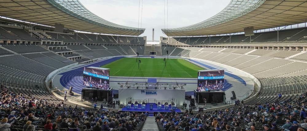 Vielleicht bald ohne Laufbahn? Das Berliner Olympiastadion.