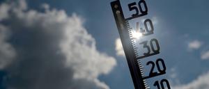 Thermometer in der Sonne.