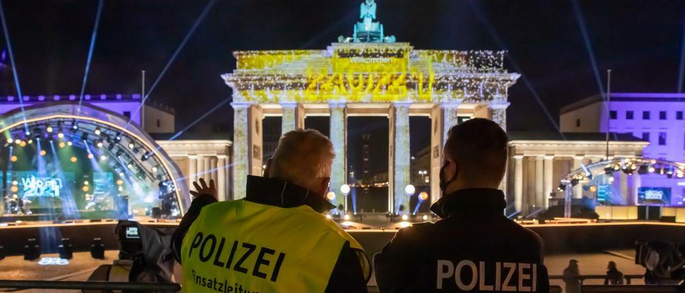Bühne ohne Publikum: Dieses Silvester passt zum vergangenen Jahr. Kein kompletter Ausfall, aber auch kein vollständiger Ersatz zum unbeschwerten Beisammensein.
