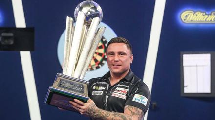 Gerwyn Price holt den WM-Titel und löst Michael van Gerwen als Nummer eins ab.