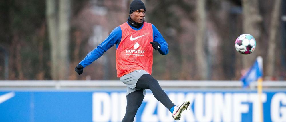 Zurück am Ball. Jhon Cordoba ist nach seiner Verletzungspause sogar schon wieder ein Startelfkandidat für das Spiel an diesem Samstag gegen den FC Schalke 04.