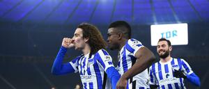 Mit kindlicher Freude feierte Hertha BSC den wichtigen Erfolg gegen den FC Schalke 04.