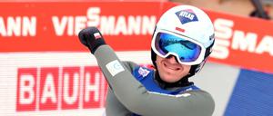 Das war gut. Kamil Stoch aus Polen jubelt nach dem großen Sprung. 