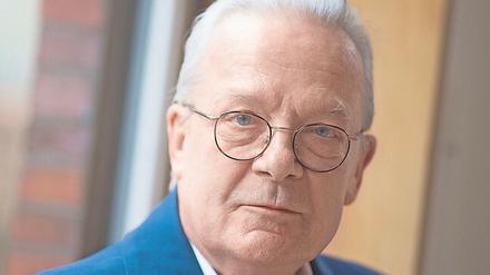 Analystenblick. Imi Knoebel wurde 1940 in Dessau geboren. Seit Jahrzehnten lebt er in Düsseldorf, wo seine Frau eine legendäre Künstlerkneipe führte.