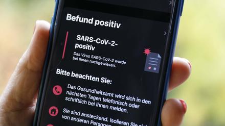 Das Gesundheitsamt wird sich bei Ihnen melden. Nur wann? Da haben einige Berlinerinnen und Berliner in den vergangenen Wochen Überraschungen erlebt.