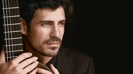 Im Mittelpunkt. Der virtuose Gitarrensolist Pablo Sáinz-Villegas. 