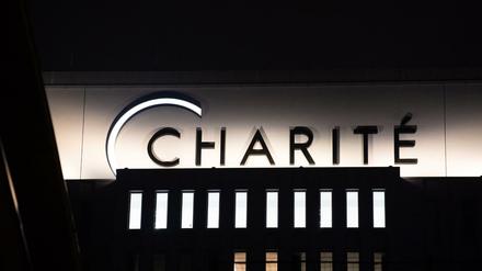 Die Zahl der Patienten, die in Berlin wegen Covid-19 behandelt werden, steigt. Die Charité arbeitet in einen Notfallmodus.