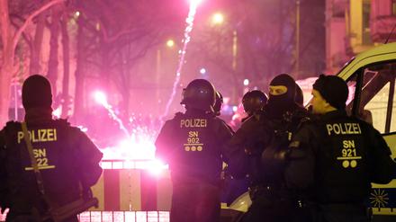 Die Polizei will in der Silvesternacht 56 Böllerverbotszonen in der Stadt kontrollieren.