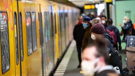 Einsteigen, bitte - und zahlen! Einige Tickets sind mit Jahresbeginn 2021 teurer geworden.