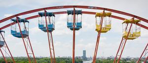 Das Riesenrad auf dem Gelände des ehemaligen DDR-Vergnügungsparks im Plänterwald. 