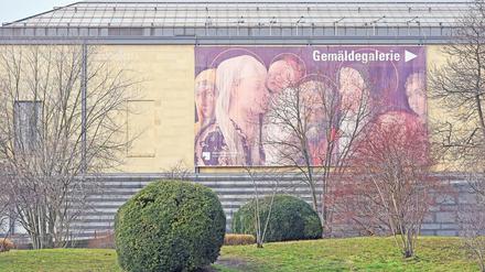 Die Leere vor den Museen während des Shutdowns. Der seitliche Eingang des Kulturforums in Tiergarten.