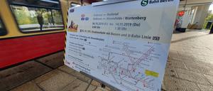 Dieses Schild mögen Fahrgäste nicht: Den Hinweis auf Ersatzbusse (Archiv)