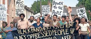 In der Episode "Mangrove" protestieren die Anwohner des Londoner Stadtteils Notting Hill gegen Polizeiwillkür.