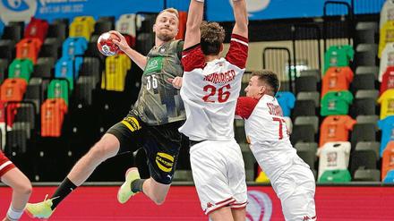 Physis ohne Nachdruck. Besonders in der Defensive musste der Melsunger Julius Kühn seinen Gegenspieler wiederholt ziehen lassen und wirkte im Abwehrblock der Deutschen unglücklich.