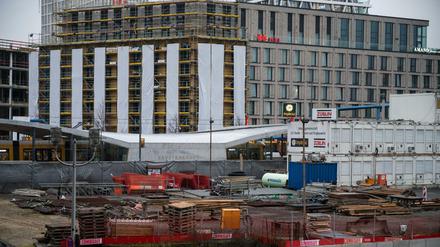Baustelle am Berliner Hauptbahnhof: Fahrgäste aus dem Berliner Norden sollen ab nächsten Winter mit der S-Bahn Linie 21 an eine direkte S-Bahn-Verbindung hier her erhalten.