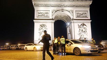 Auch in Paris gilt eine nächtliche Ausgangssperre.