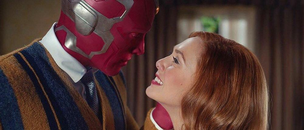 Zeitreise: Elizabeth Olsen und Paul Bettany in einem Szenenfoto aus „WandaVision“.