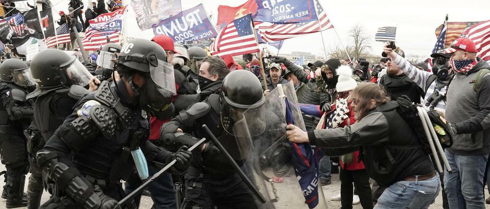 Trump-Unterstützer stürmen das US-Kapitol in Washington. 
