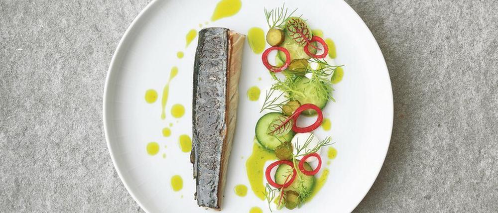 Rollmops mal anders: Makrele statt Hering, flachgelegt statt gerollt und feine Aromen statt rustikaler Säure