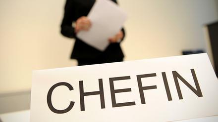 Große Unternehmen sollen unter bestimmten Voraussetzungen mindestens eine Frau in den Vorstand berufen.