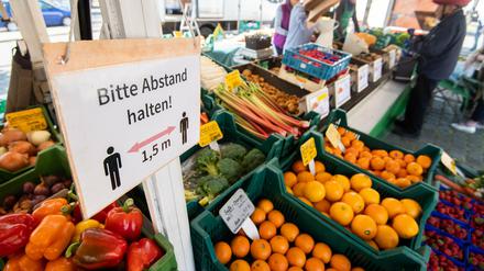 Wochenmärkte dürfen laut Infektionsschutzverordnung zwar öffnen – aber viele Markthändler dürfen ihre Waren nicht verkaufen. 