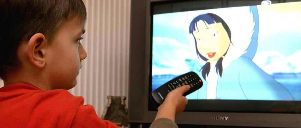 Lernen vor dem Fernseher? Bildungsexperten räumen dem Schulfernsehen eine Chance ein.