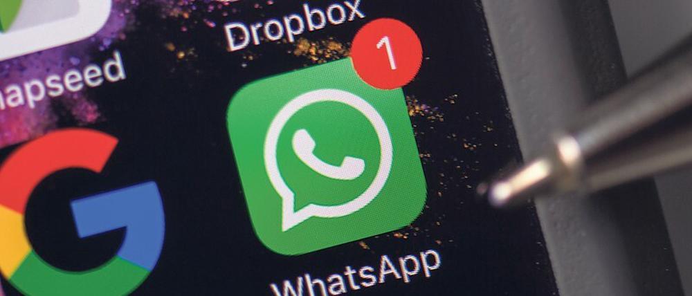 Whatsapp-Eigentümer Facebook will die Nutzerdaten enger verknüpfen. Foto: Burgi/dpa