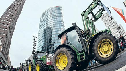 Trecker am Potsdamer Platz: In den vergangenen Jahren kamen mehrere Zehntausend Teilnehmer zu der Demonstration.