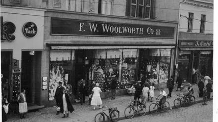 Das 1. Woolworth in der Breite Straße in der Altstadt Spandau.