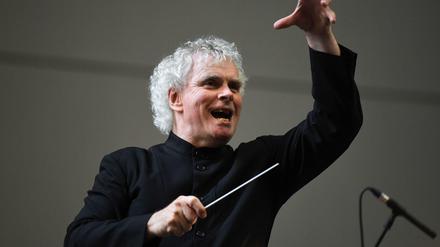 Kommt zurück nach Deutschland. Sir Simon Rattle.