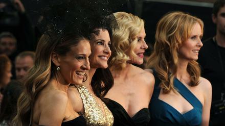 Aus vier werden drei: In der neuen Staffel von SATC wird Kim Cattrall (2.v.r.) nicht dabei sein, wohl aber in ihren alten Rollen (v.l.) Sarah Jessica Parker, Kristin Davis und Cynthia Nixon (Archivfoto). 