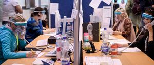 Mitarbeiter eine Gesundheitsamtes (Symbolbild).