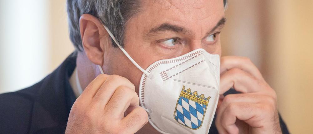 Bayern Ministerpräsident Markus Söder pocht auf eine ethische Debatte über eine Impfplicht für Pflegekräfte. 