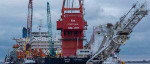 Ein Spezialschiff wird für Bauarbeiten an der deutsch-russischen Ostsee-Gaspipeline Nord Stream 2 eingesetzt.