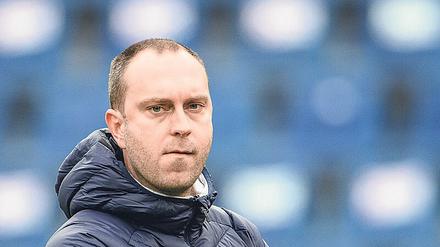 Und nu? Kiels Trainer Ole Werner ganz gelassen: „Wir schau’n uns mal an, was die Bayern so machen. Dann überlegen wir, was wir so machen.“