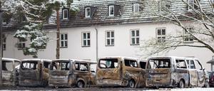 Hass auf den Staat. Mutmaßlich Linksextremisten haben in Braunschweig Transporter der Landesaufnahmebehörde Niedersachsen angezündet. 