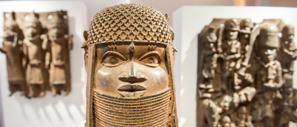 Drei Raubkunst-Bronzen aus Westafrika im Hamburger Museum für Kunst und Gewerbe.