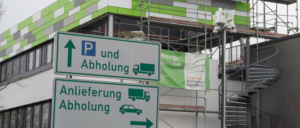Noch nicht ganz fertig ist ein neues Gebäude der Firma Biontech in einem Gewerbegebiet von Mainz.