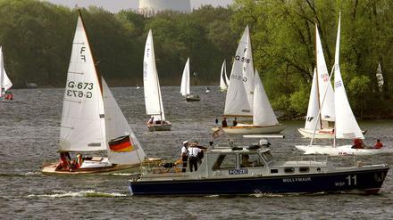 "Wir werden als Slalomstangen benutzt": Frust der Wassersportler auf der Havel.